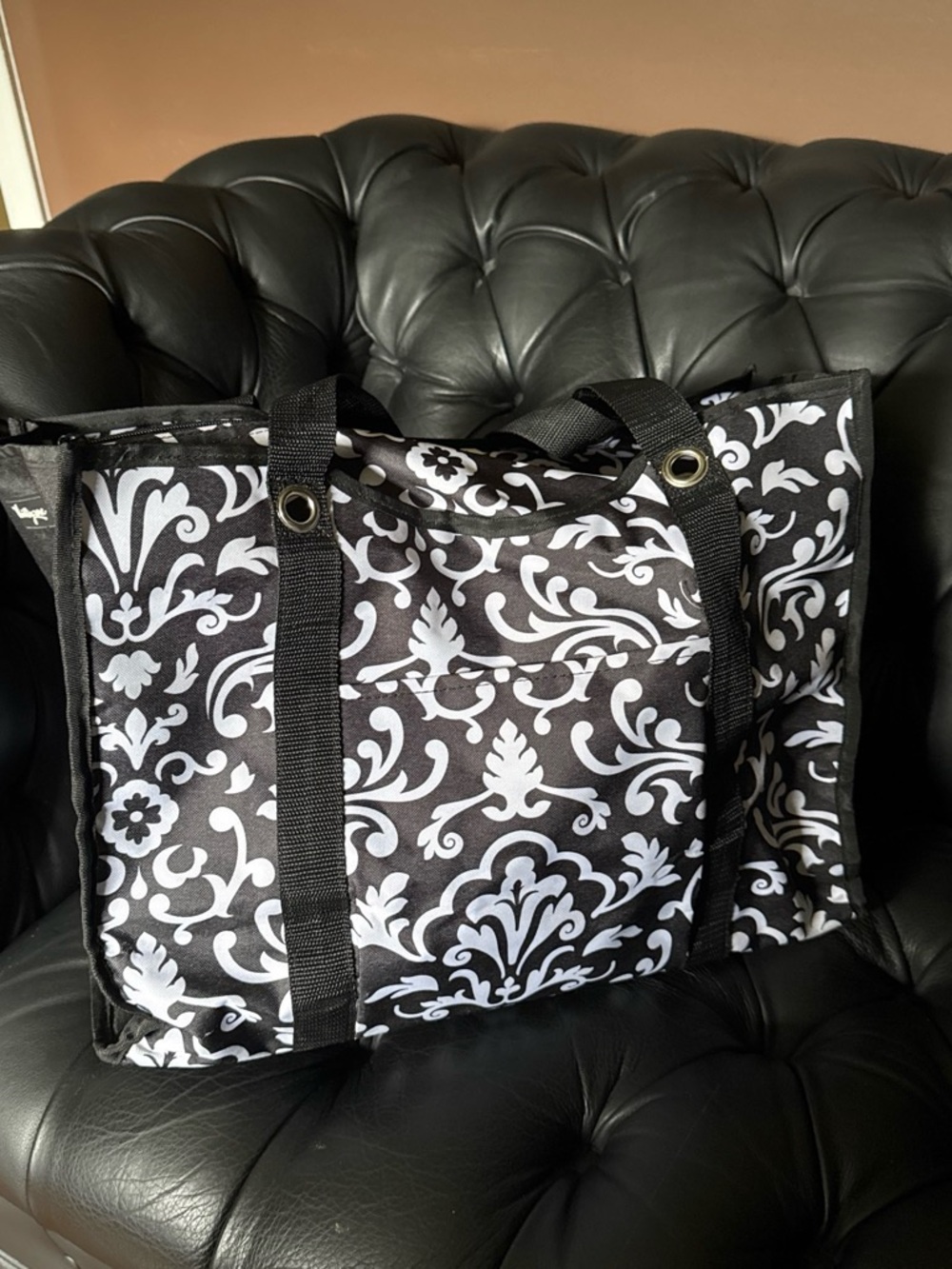Thirty One Black and White Damask Tote Bag - Classic Pattern
